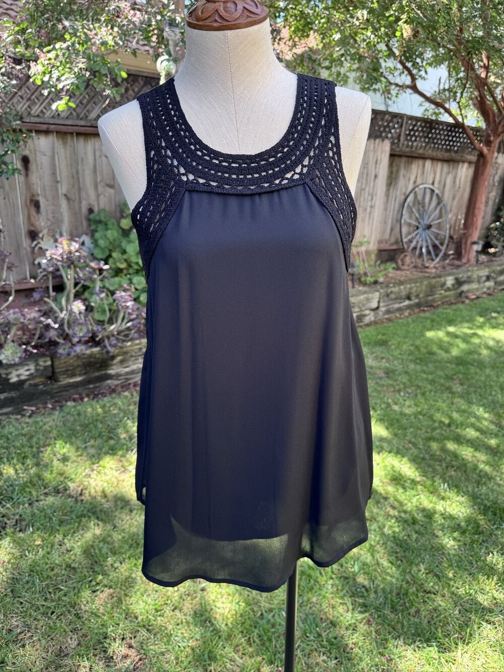 Jella C. Women's Sleeveless Top Small Black Crochet Tank Round Neck